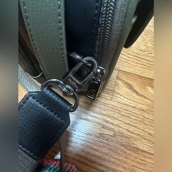 NEW Malbon Golf Crossbody Bag in olive green and black - Picture 8 of 10